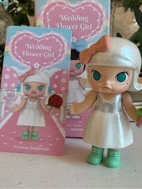 Pop Mart Molly Wedding Flower Girl - Princess September
